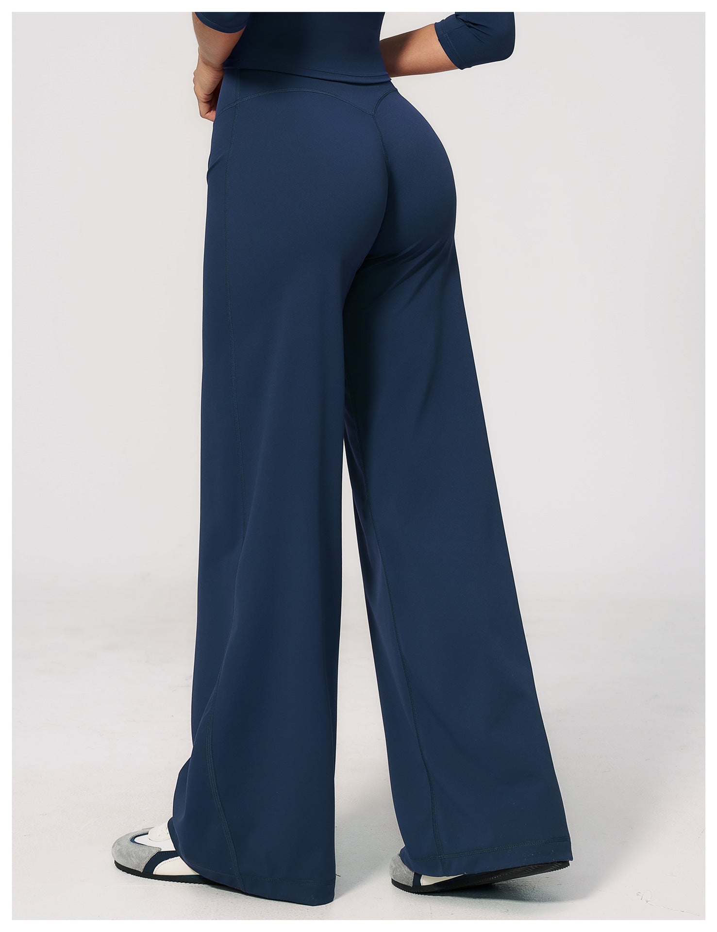 The Wide-Leg Pant